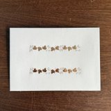  箔押し封筒:ホワイトブラウン:ピンクゴールド箔xメープルリーフ&実柄　1枚